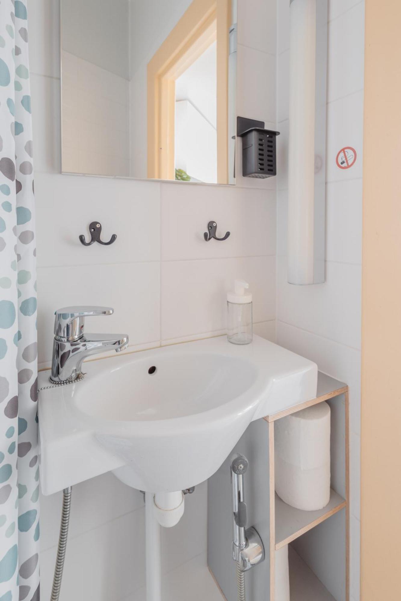 Nordstay - Urban Retreat Near Hietaniemi Self Check-in Apartment *
